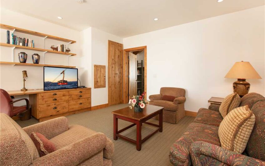 Granite Ridge Ski Lodge, 3217 Washakie Road, Teton Village